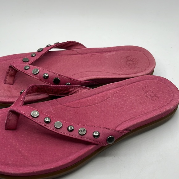 Ugg Flip Flops - Picture 3 of 7